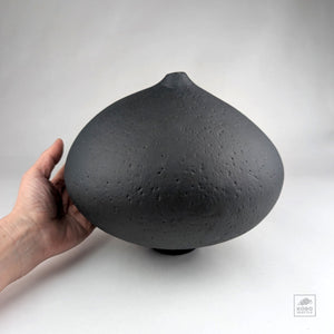 Sculptural Vessel 06 by Aimee Bebeau