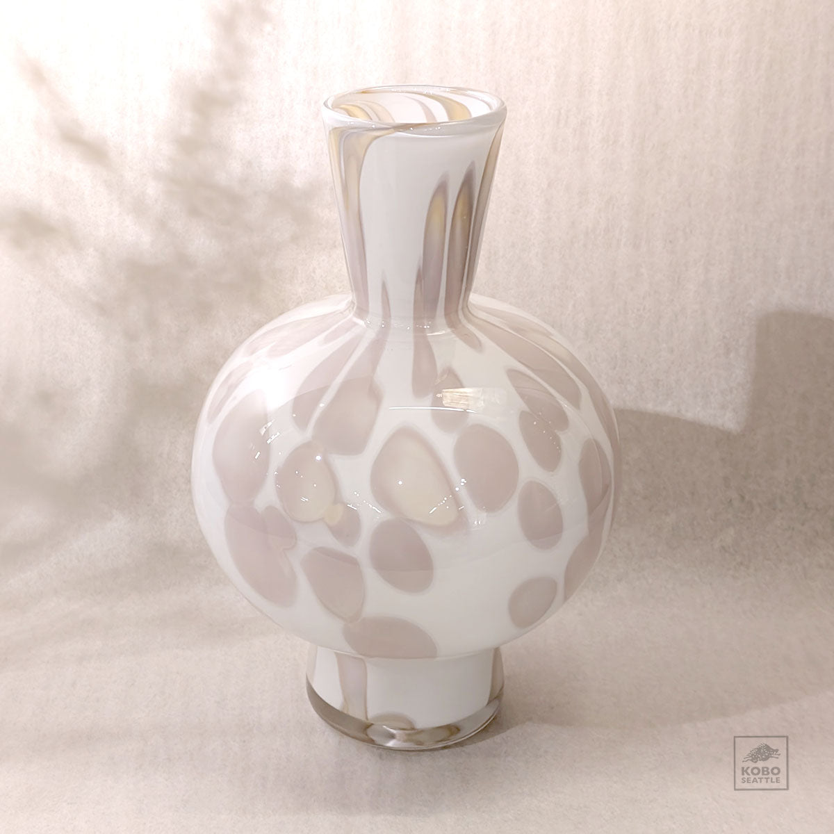 Handblown Glass Puffy Shape Vase 16 by Sayuri Fukuda