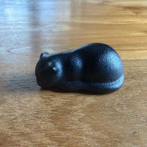 Iron Cat Paperweight - Black