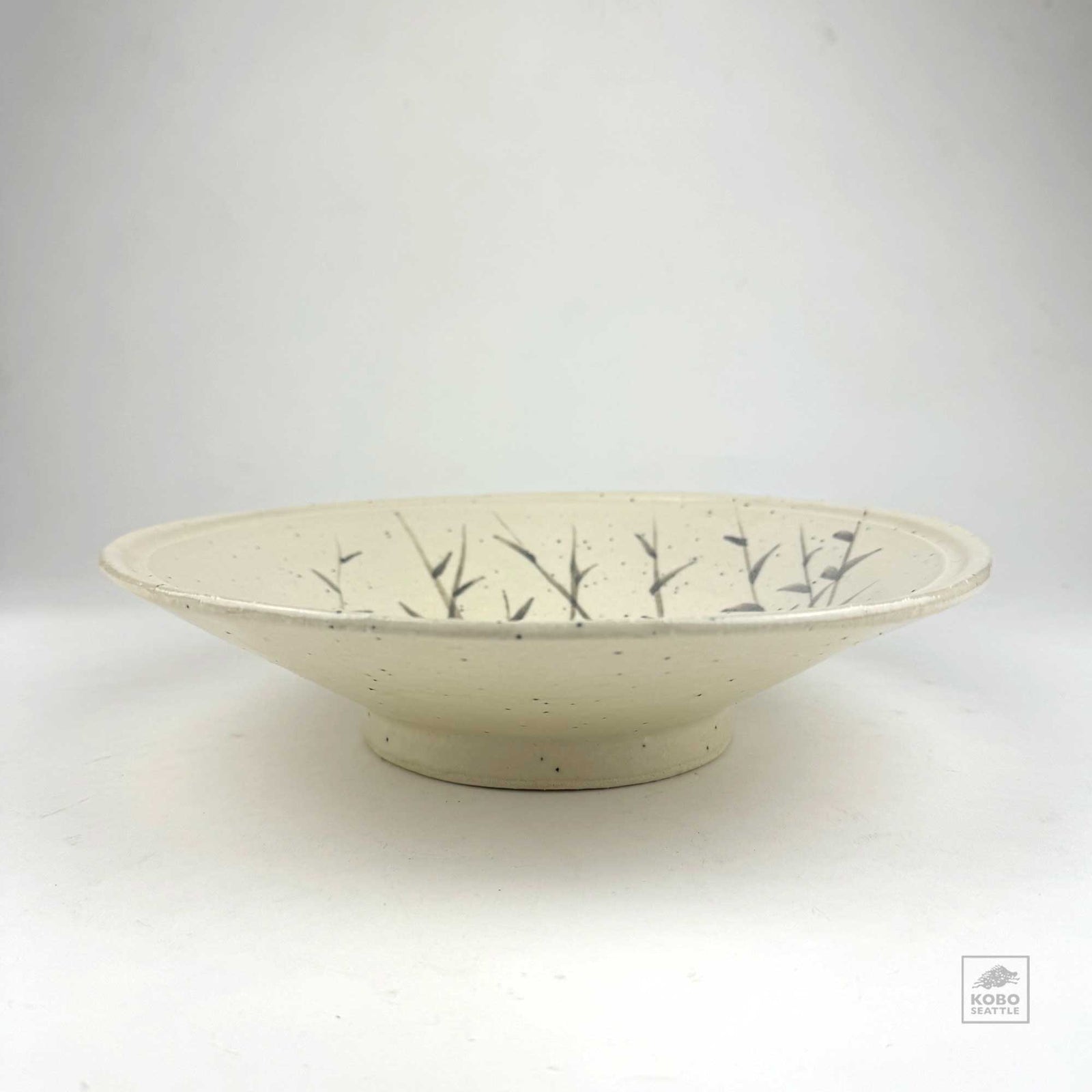 White Shallow Bowl 16 by Koichi Ichikawa