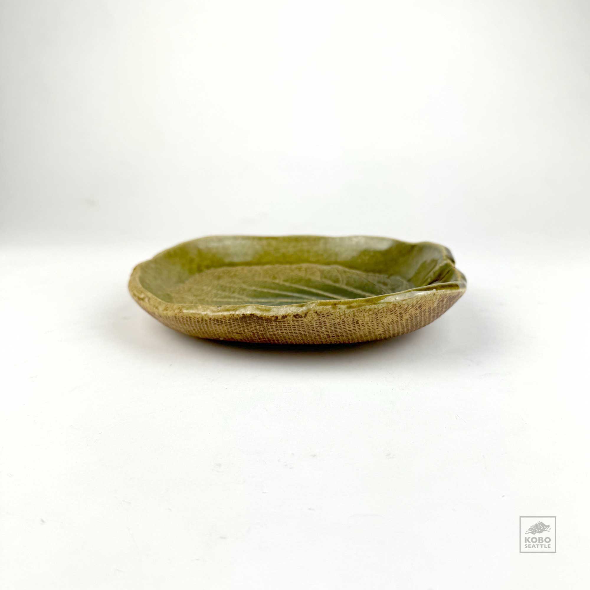 Green Leaf Plate 23 by Koichi Ichikawa