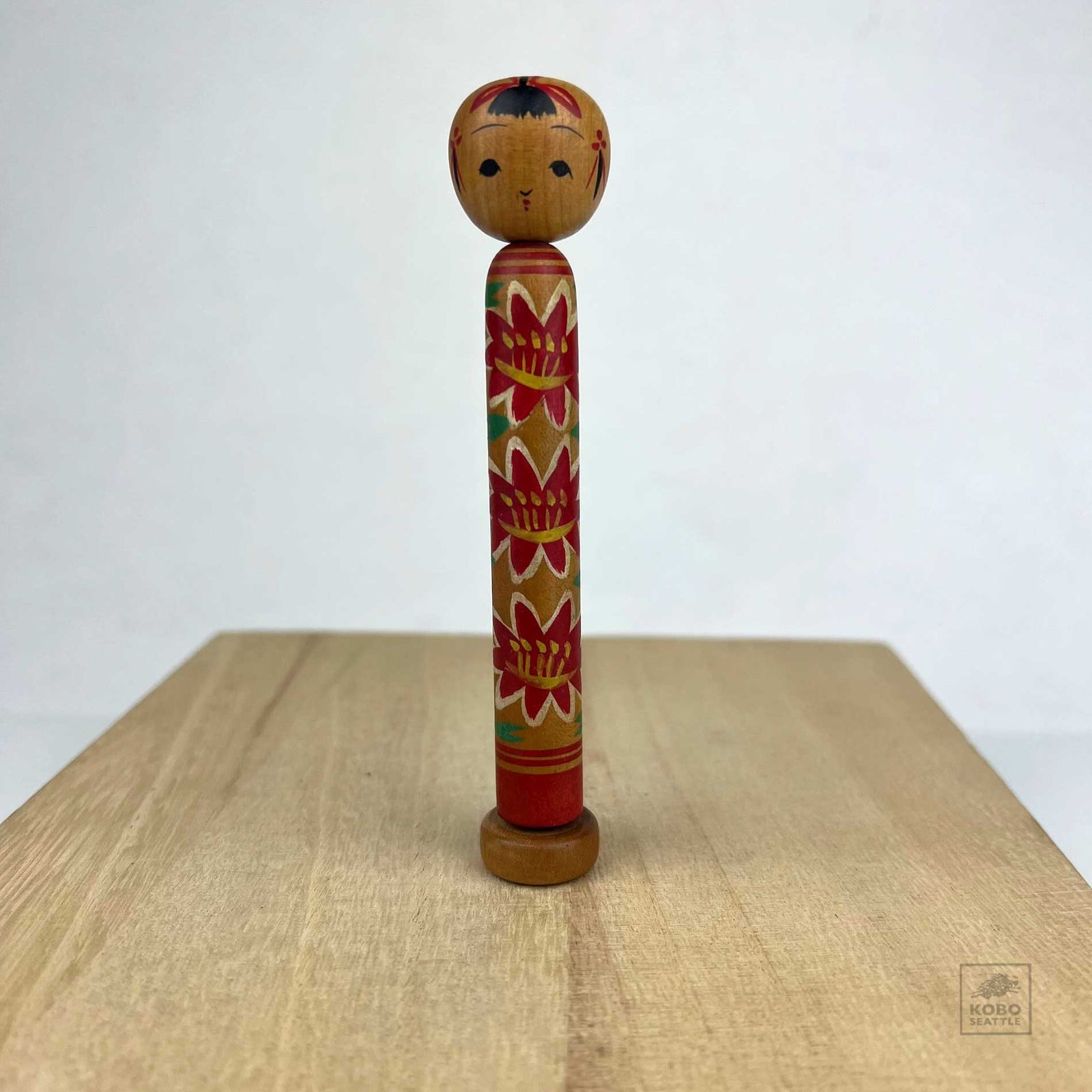 Kokeshi 49 - Girl with red flowers