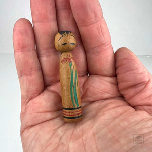 Kokeshi 51 - Red iris