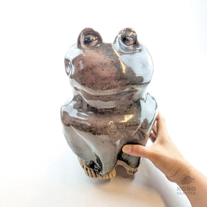 Aaron Murray - Frog Sculpture