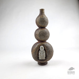 Hyotan Bud Vase with Jizō 02 - Eric Nelsen