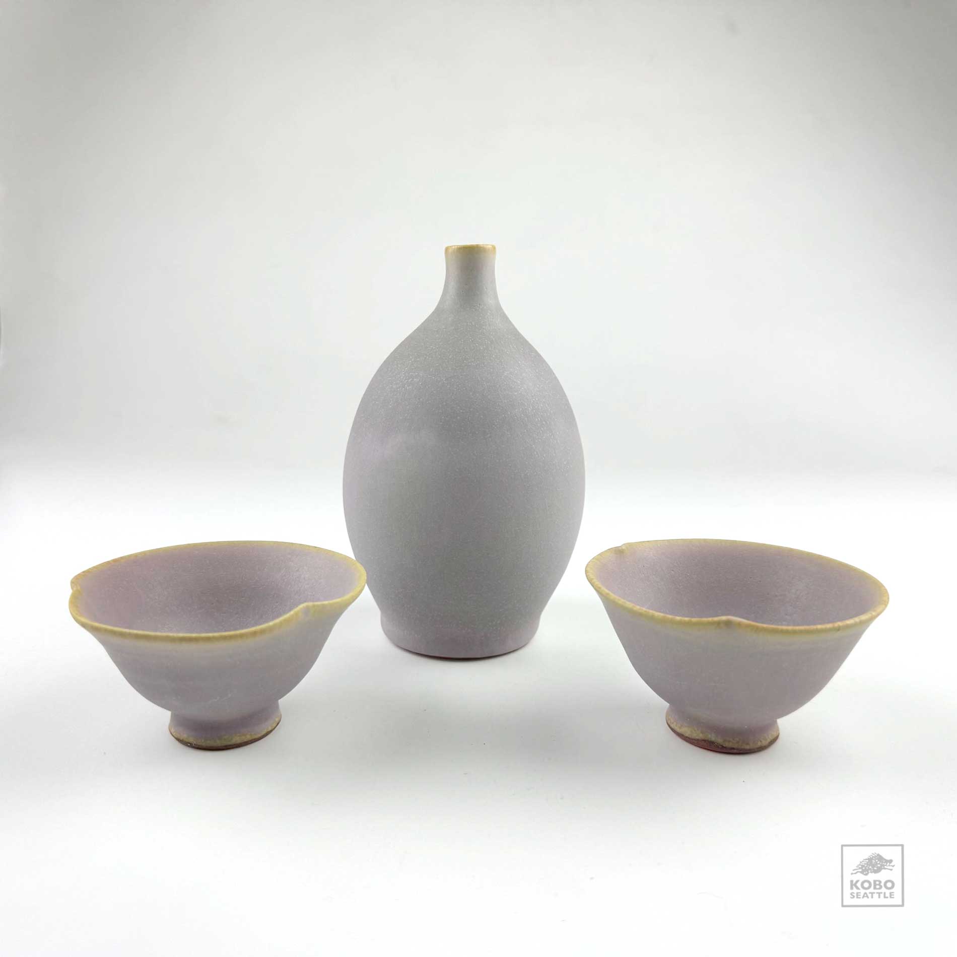 Tomomi Shinohara 01 - bottle + two cups