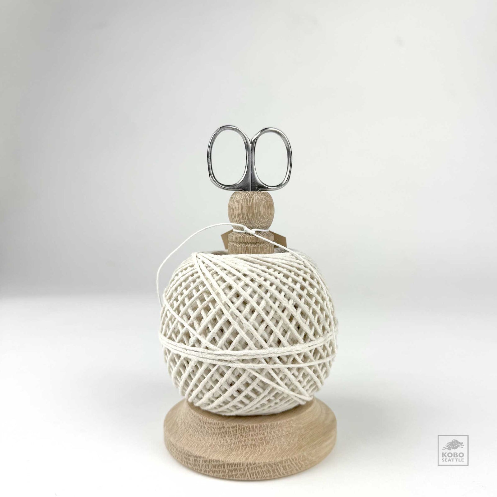 String Tidy with Scissors