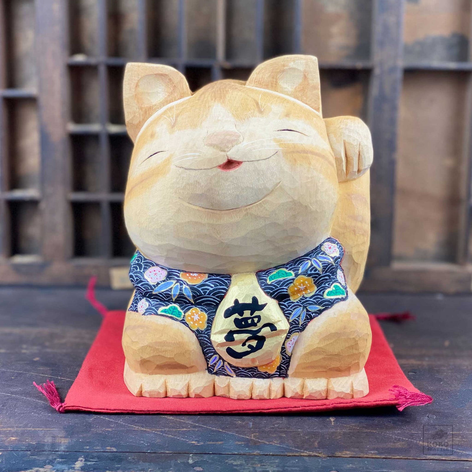 Smile Maneki Neko - 7 inches tall - by Atsushi Tanaka