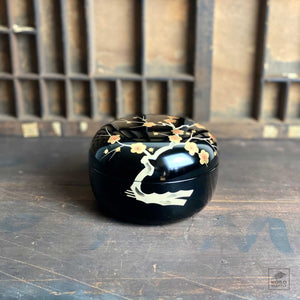 Heiando Japanese Lacquerware Dome Box - Ume