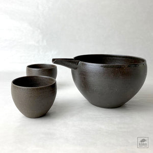 Kyo-yaki Sake Pourer and Cups
