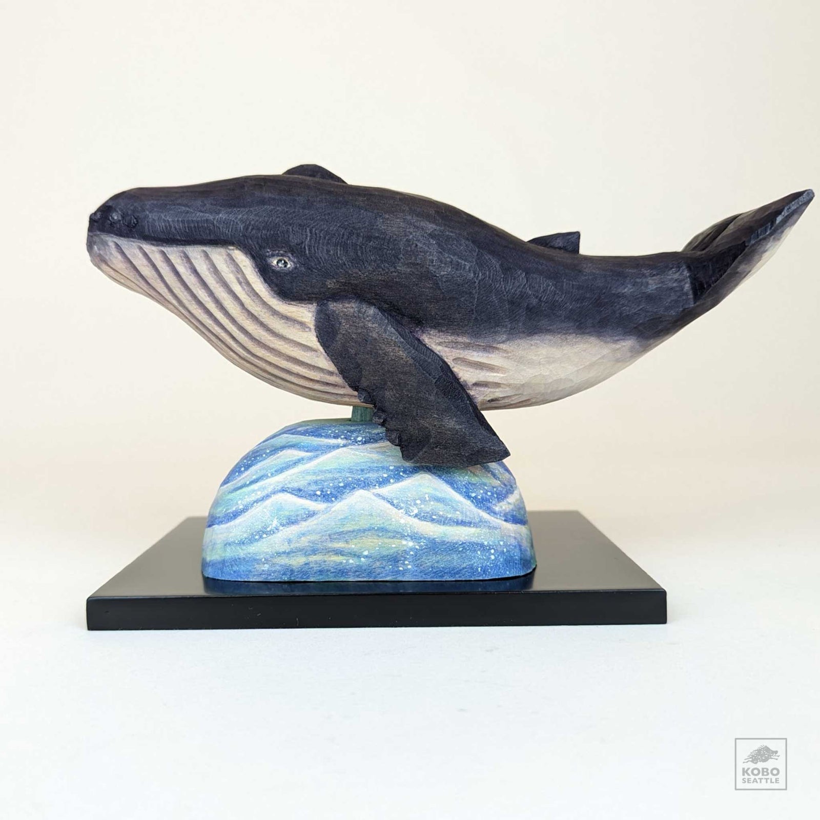 Waranbe Whale on Splash (S) by Atsushi Tanaka
