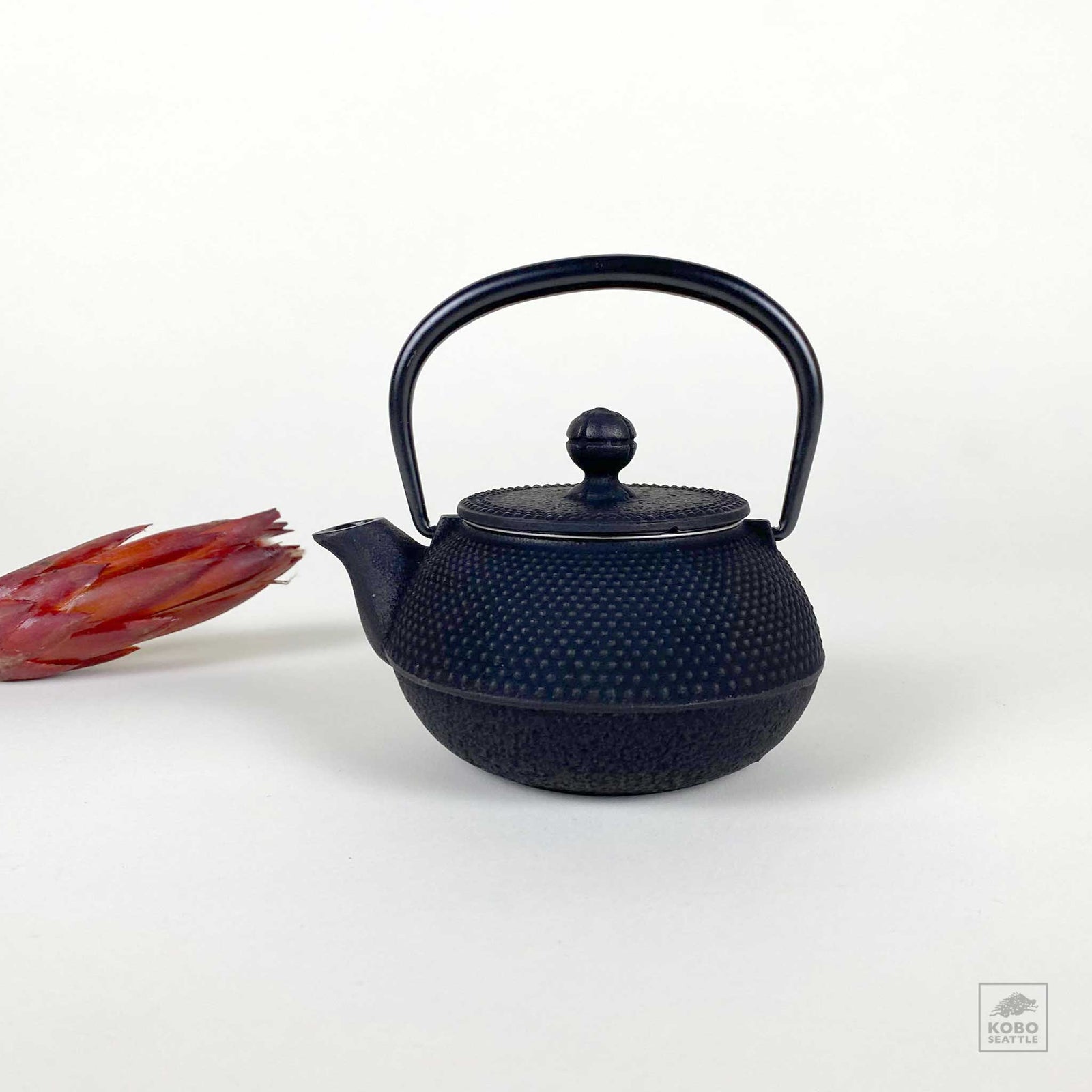 https://koboseattle.com/cdn/shop/products/teapot-arare-2_1600x.jpg?v=1638122460