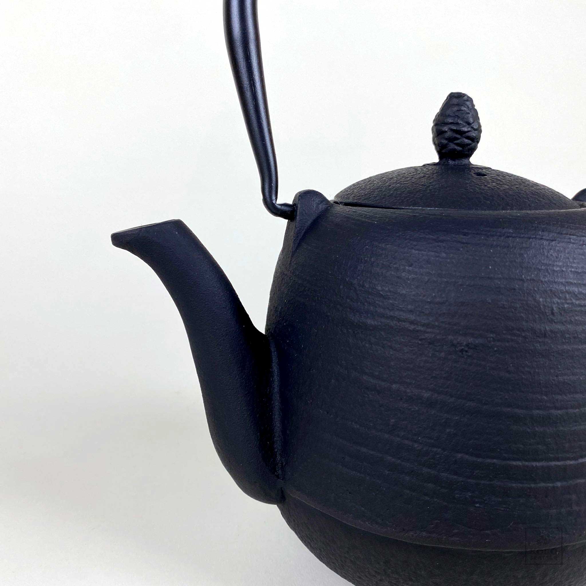 Cast Iron Flat Hailstone Teapot - KoboSeattle